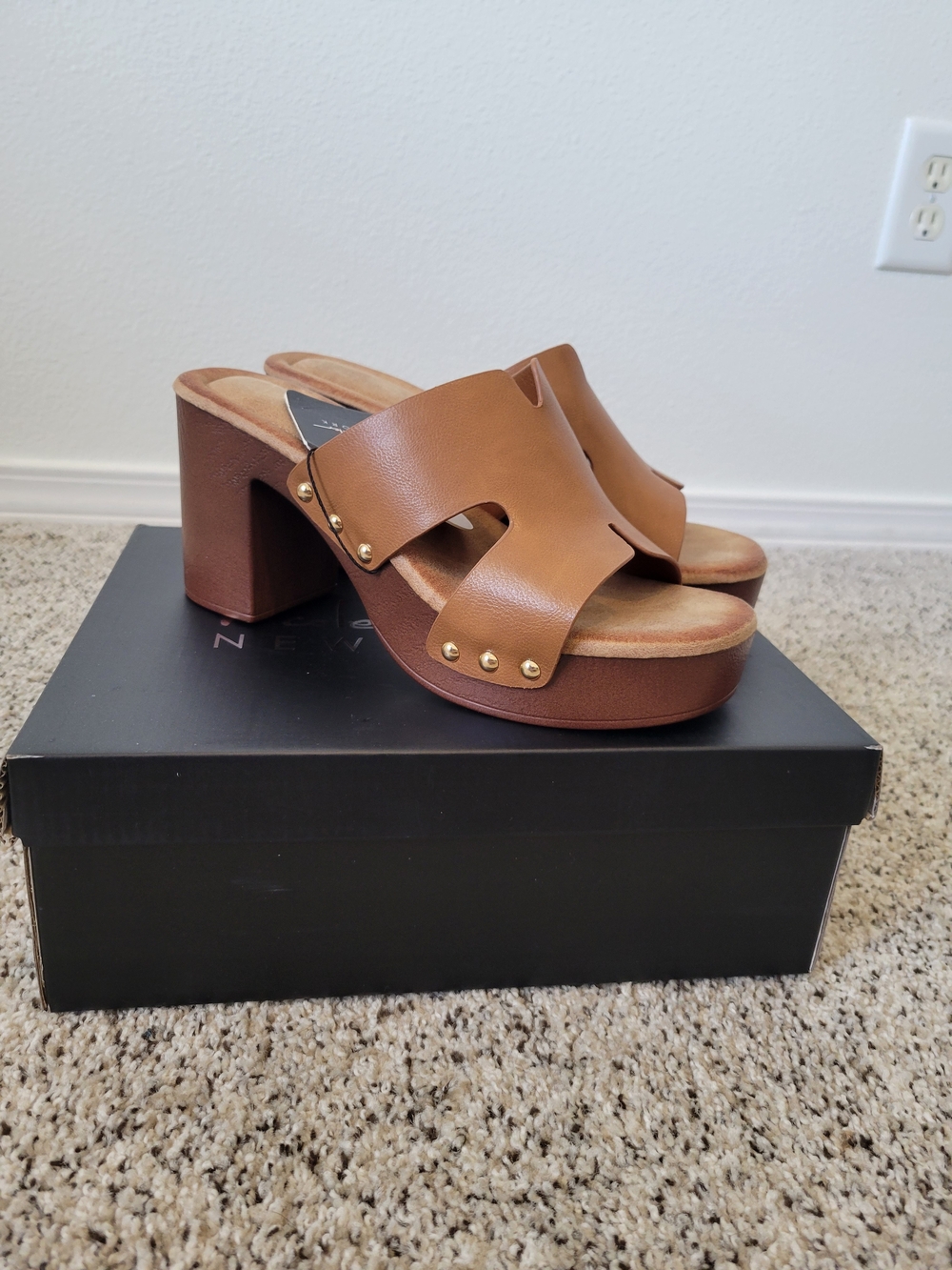 Nicole Miller Tan Smooth Women's Slide Clog - Size 7.5
